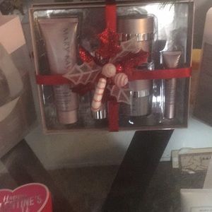 MaryKay Repair set (2)